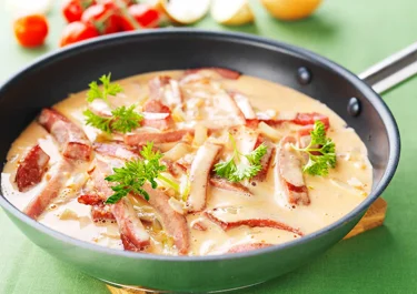 Kryddig korv Stroganoff