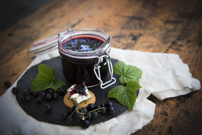 Svartvinbärsmarmelad med Earl Grey och konjak