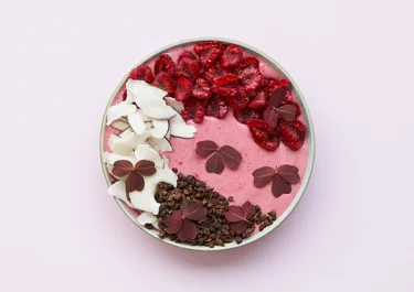 Raspberry smoothie bowl