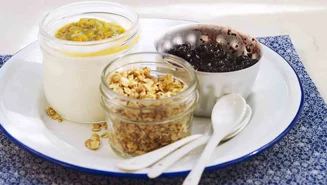 Kvargmousse med honungsblåbär