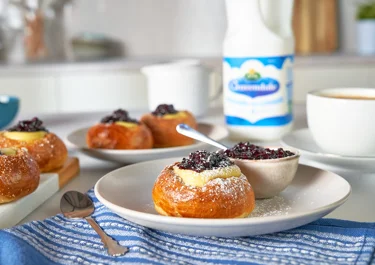 Blackberry & Custard Brioche Swirls
