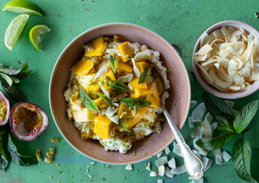 Exotisk cottage cheese-bowl med mango