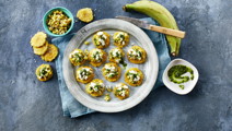 Stegt banan med ost og mangosalsa