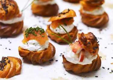 Petits-choux med löjrom och hummer