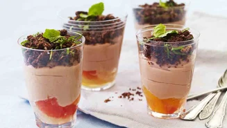 Mjölkchokladmousse med citrussallad