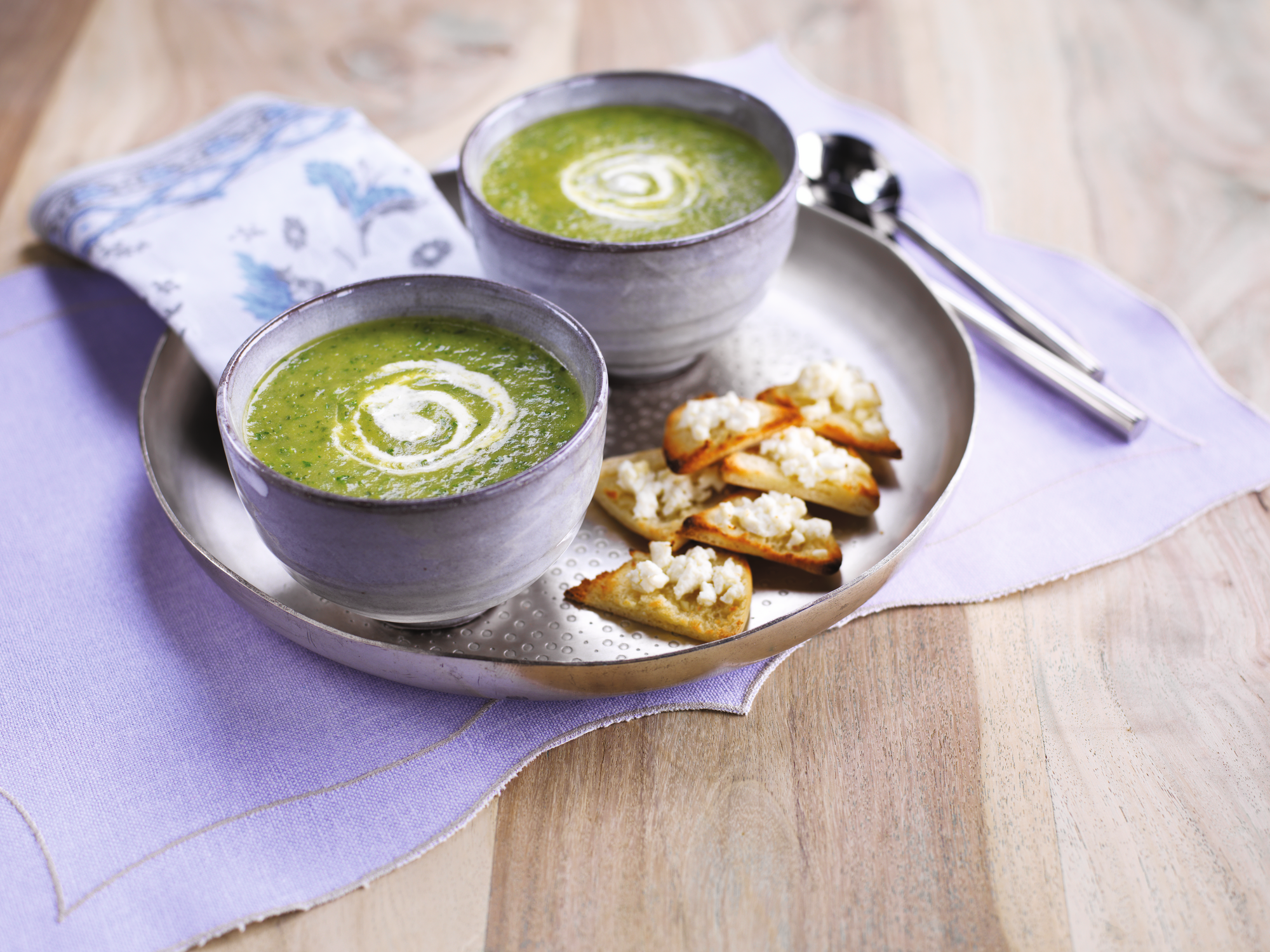Kartoffel-Petersilien-Suppe mit Käsetoast | Arla - Rezept