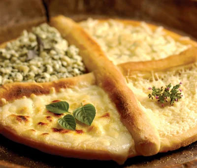 Quattro Formaggii Pizza