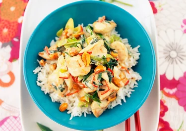 Kyckling med citrongräs och nötter