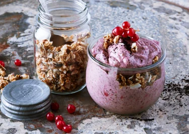 Acaiyoghurtglass med rawnola