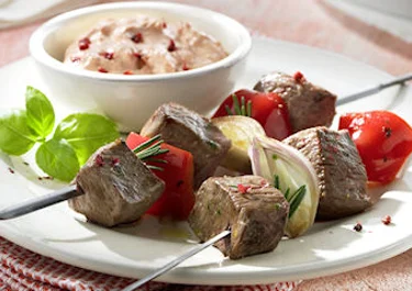 Gegrillte Lammfleischspieße