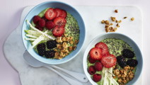 Smoothie bowl med dadler, avocado og skyr