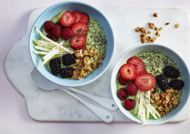 Smoothie bowl med dadler, avocado og skyr
