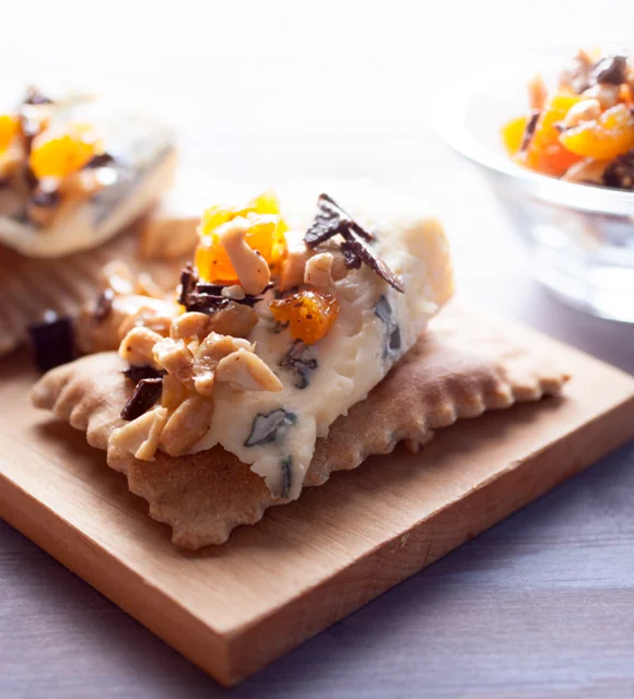 Chocolate, apricot and nut compote for cheese