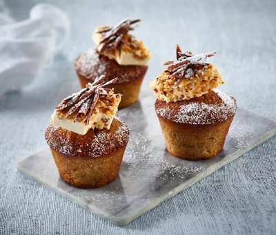 BANANA MUFFINS WITH PINEAPPLE CREAM CHEESE