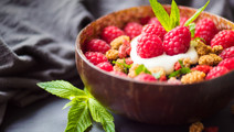 Oatmeal with Coconut and Raspberry