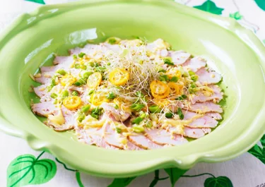 Kalkoncarpaccio med groddar