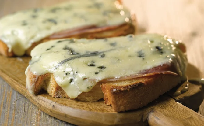 Croque Monsieur mit Blue Scheiben