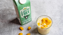Lactosevrije tropische frozen yoghurt met mango en passievrucht