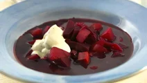 Rödbetssoppa med ädelostcrème