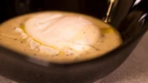 ¿Cómo se hacen los huevos escalfados?