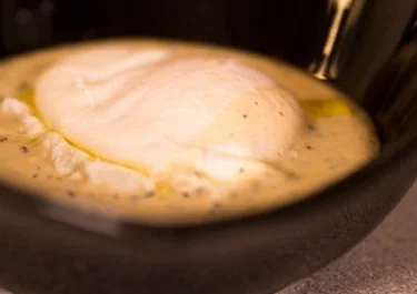¿Cómo se hacen los huevos escalfados?