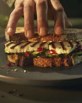 Grillezett halloumi sajtos szendvics