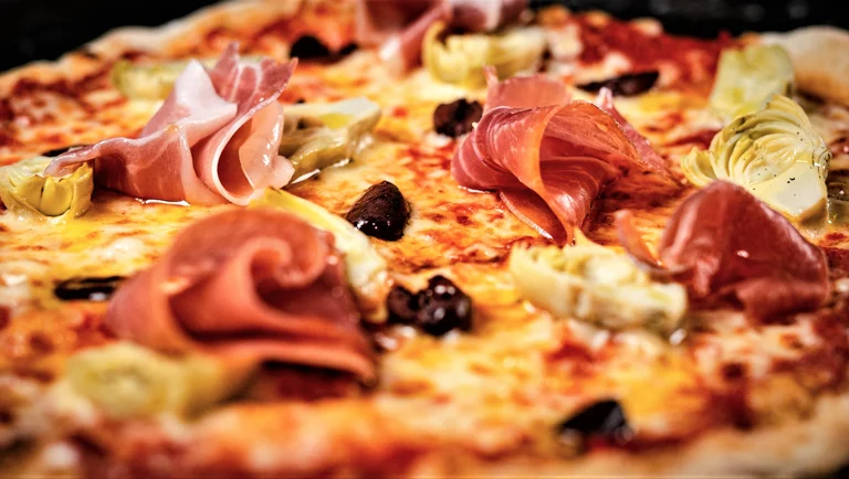 Roman Pizza: Capricciosa