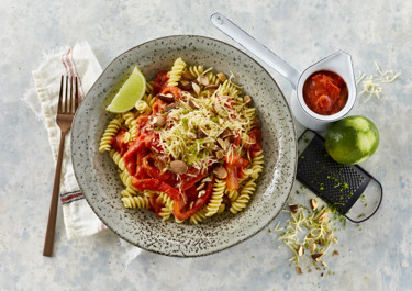 Peberfrugtsauce og pasta