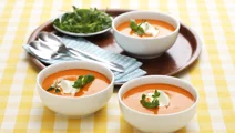 Gazpacho med svalkande topping
