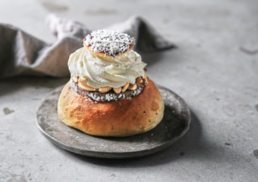Bulle med bulle-semla