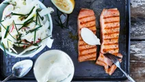 Grillad lax med rättikasallad och ostkräm