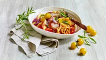 Spaghetti med mørbrad, tomat og æble