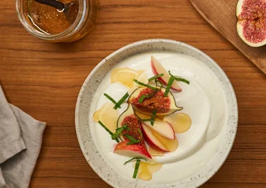 Figs, apple and honey topping for Skyr