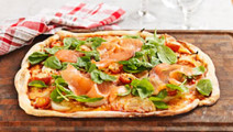 Pinaatti-lohipizza