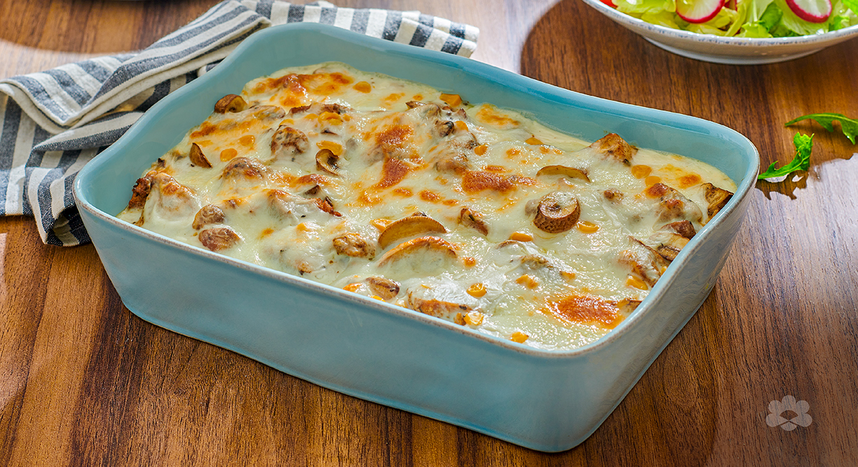 شيش طاووق بالبشاميل وجبنة الموزاريلا 