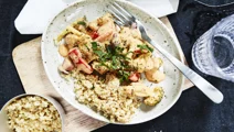 Blandade bönor med bulgur och broccoli