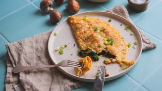 High-protein omelette with mushrooms