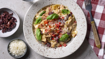 Parmesan- och skinkpasta