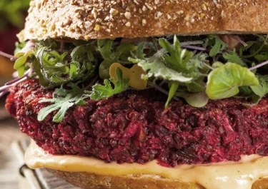 Hamburguesa de remolacha con Arla Cheddar