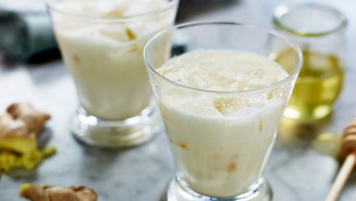 Smoothie med ingefära, lime och kokos