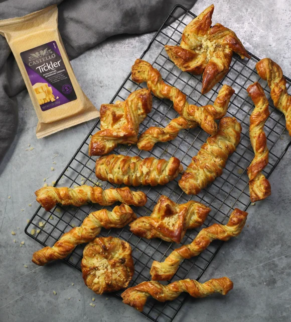 Cheesy Pesto Puff Pastries