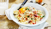 Pasta carbonara with cream cheese