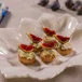 Galletas de jengibre con queso azul, higos y miel