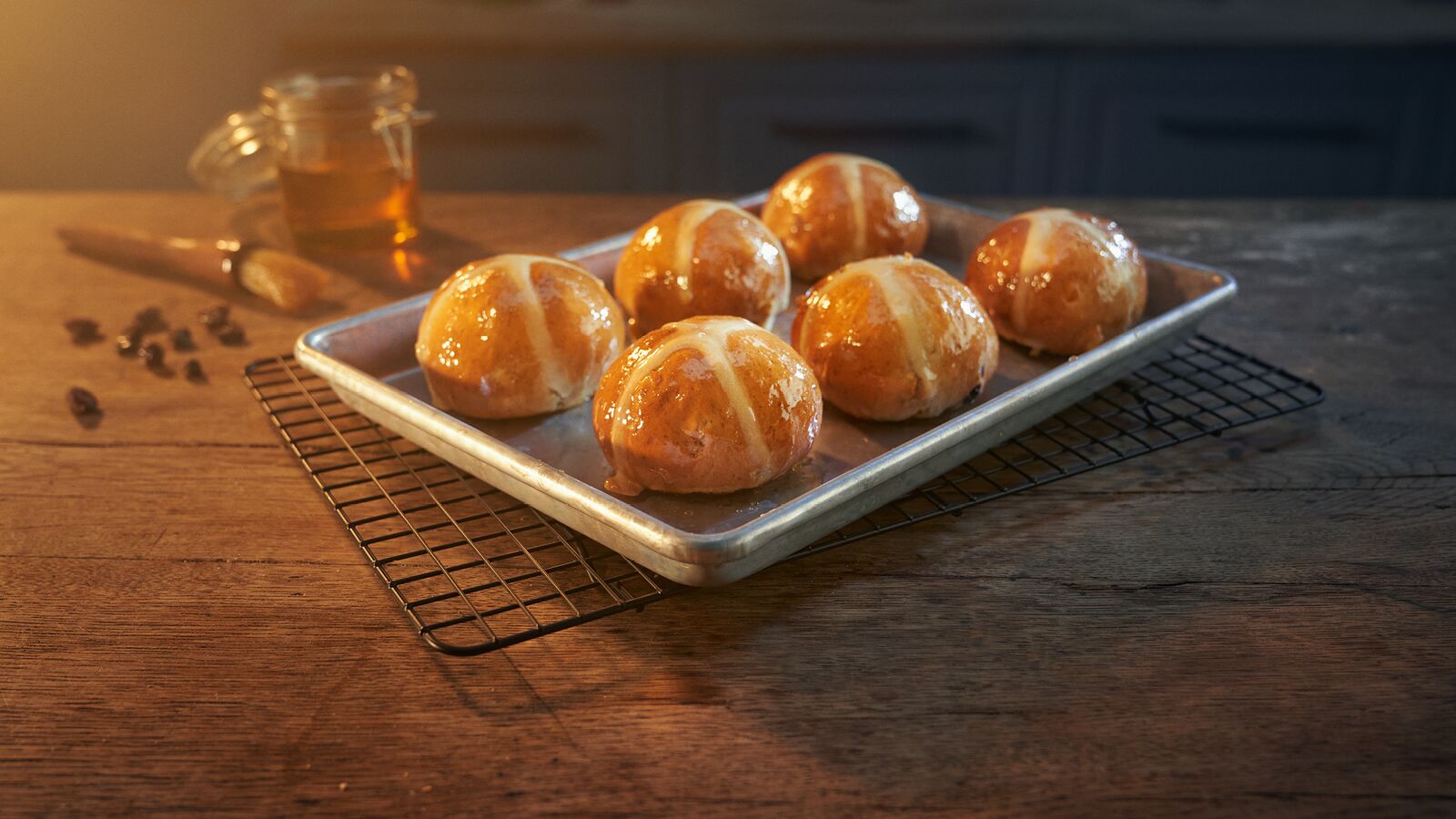 Hot cross buns | Lurpak®