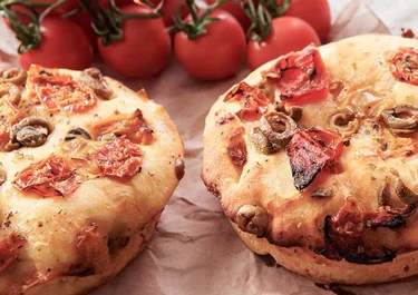 Focaccia de mozzarella con tomate por Mario Sandoval