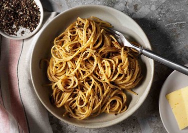 Σπαγγέτι Cacio E Pepe