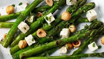 Asperges met witte kaas