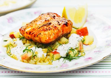 Fänkålsstekt lax med matvetesallad