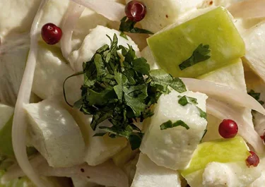 Ceviche de lubina con Arla Apetina y panceta ibérica