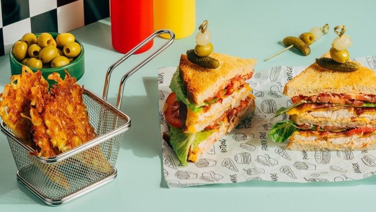 Club Sandwich ja röstiperunaa